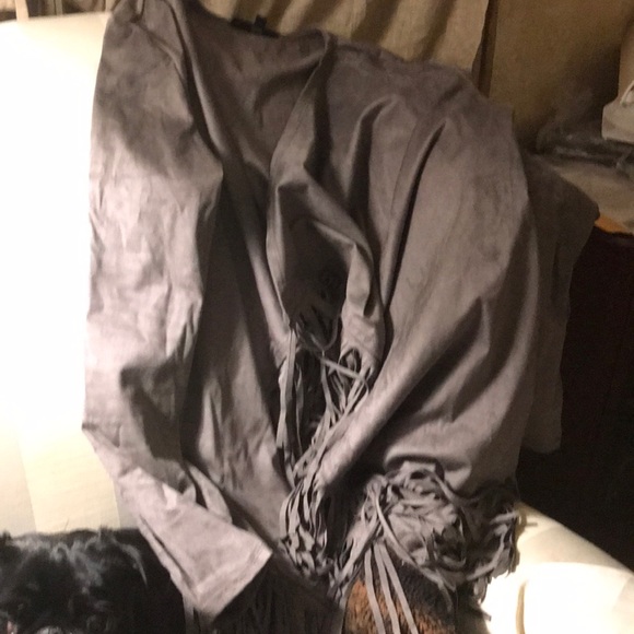 Diane Gilman faux gray suede jacket with fringe - Picture 6 of 7